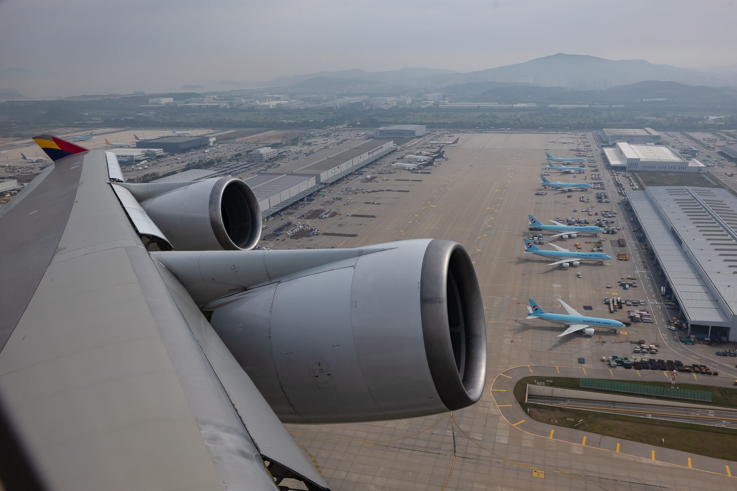 Asiana Boeing 747-400 OZ102