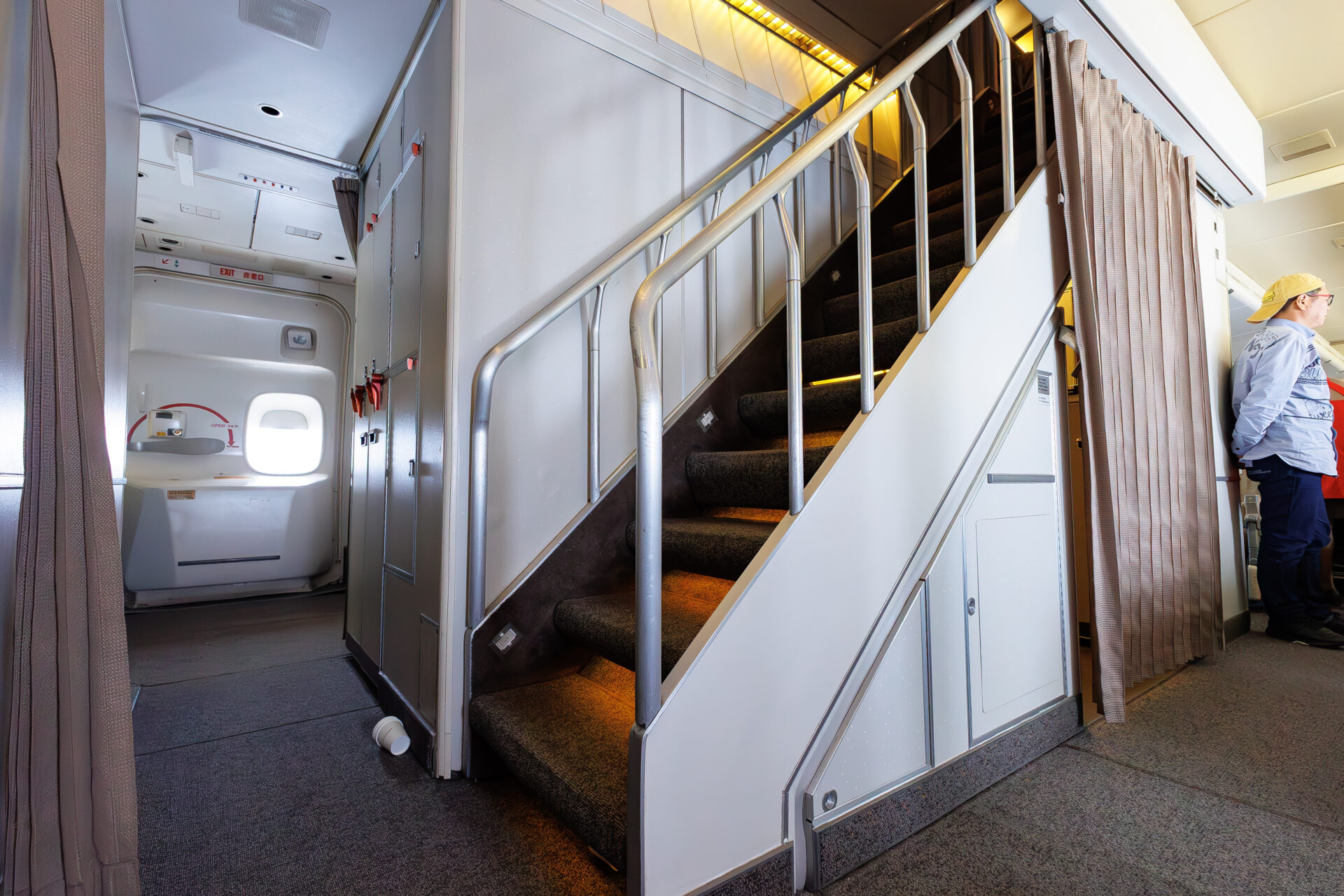 Asiana Boeing 747-400 Cabin