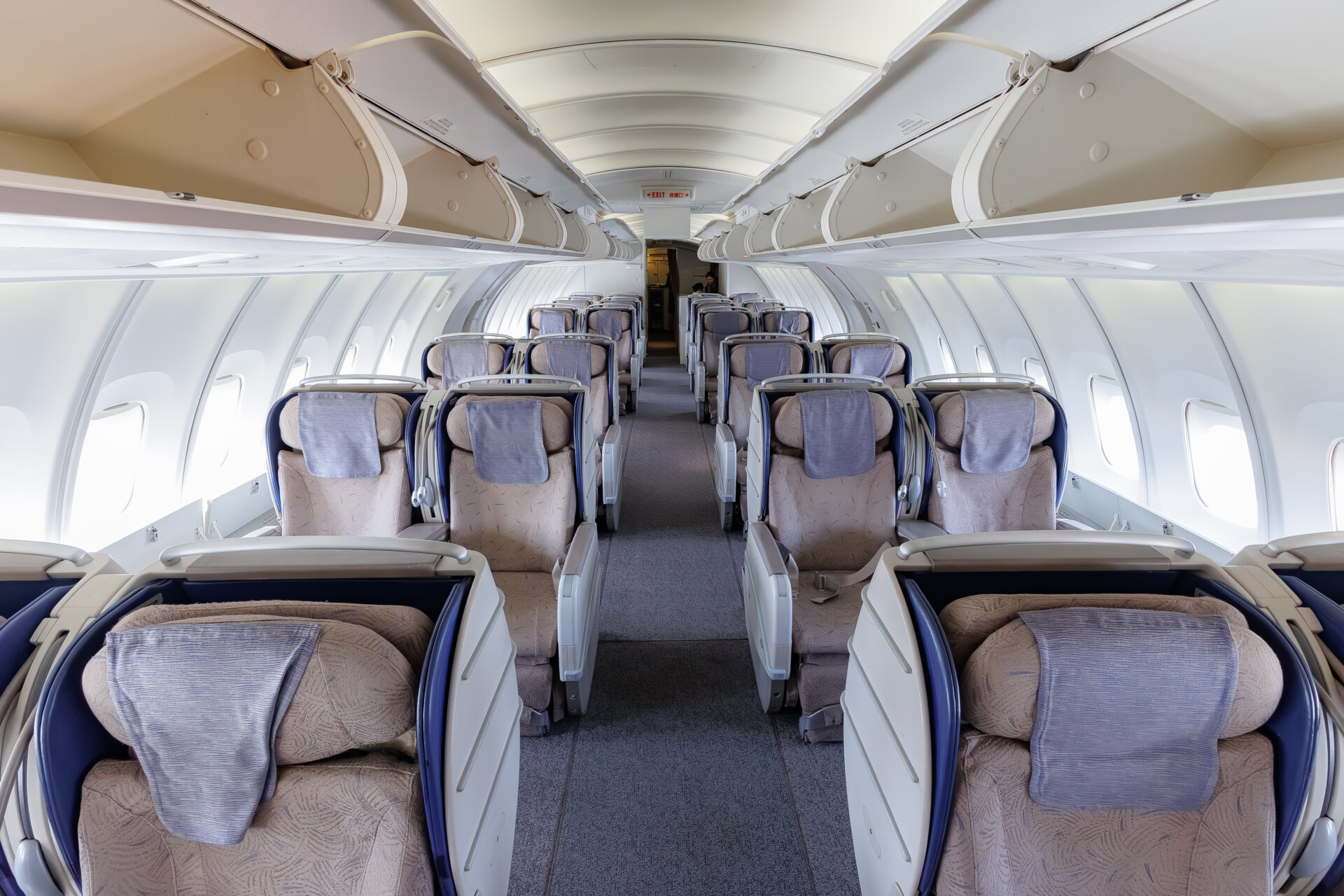 Asiana Boeing 747-400 OZ102